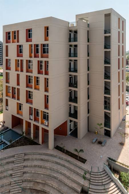 Navrachana University